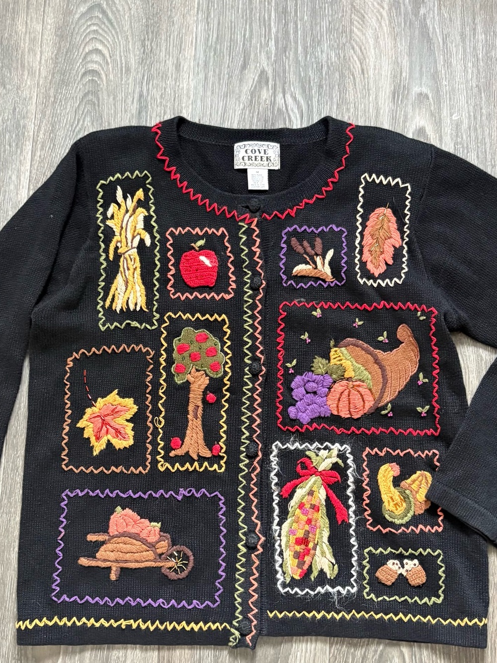 VTG Cove Creek Fall Embroidered cardigan Medium